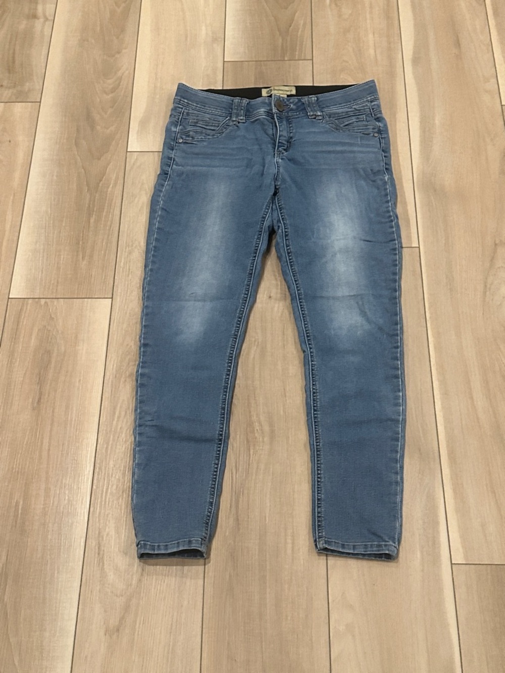 Democracy Brand GUC Women’s  Mid Wash Blue Skinny Jeans Size 6